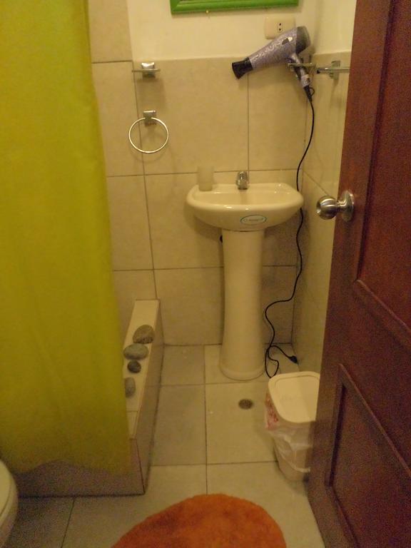 La Casa De Karla Hostel Lima Cameră foto